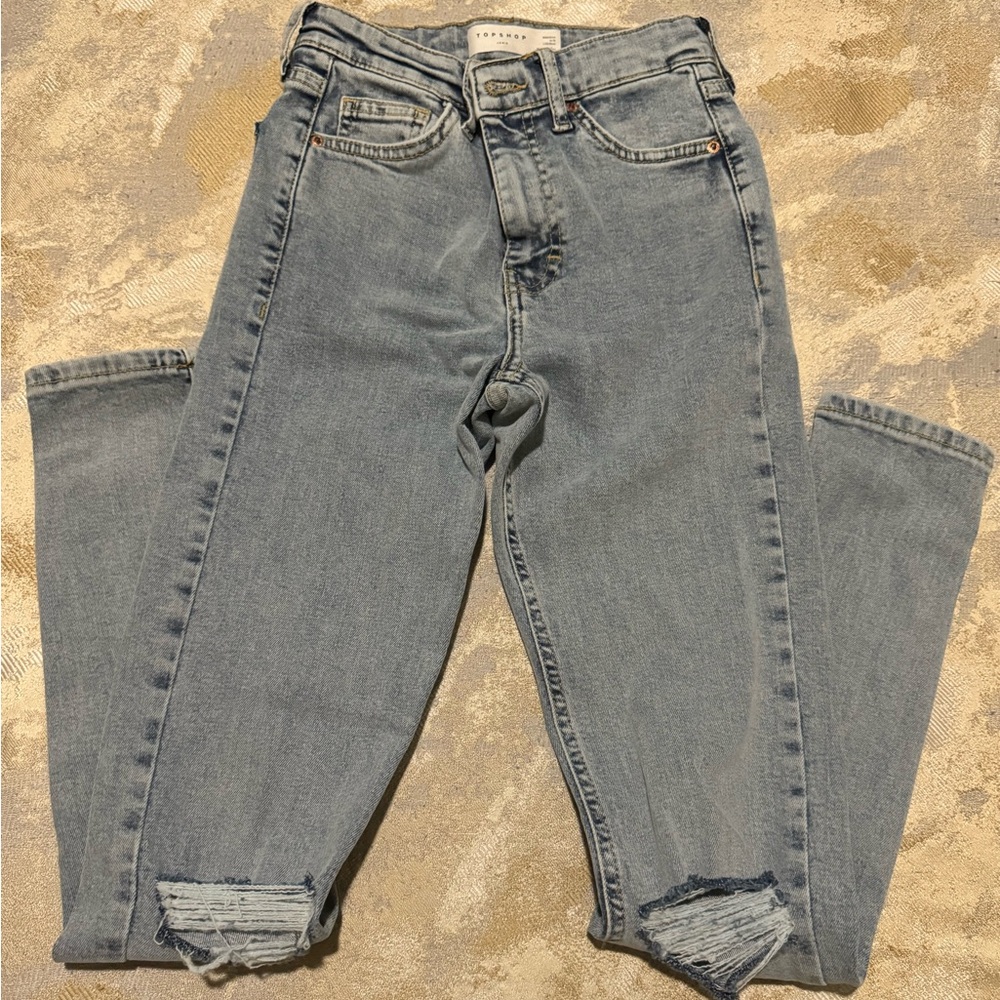Topshop / Skinny leg distressed jeans